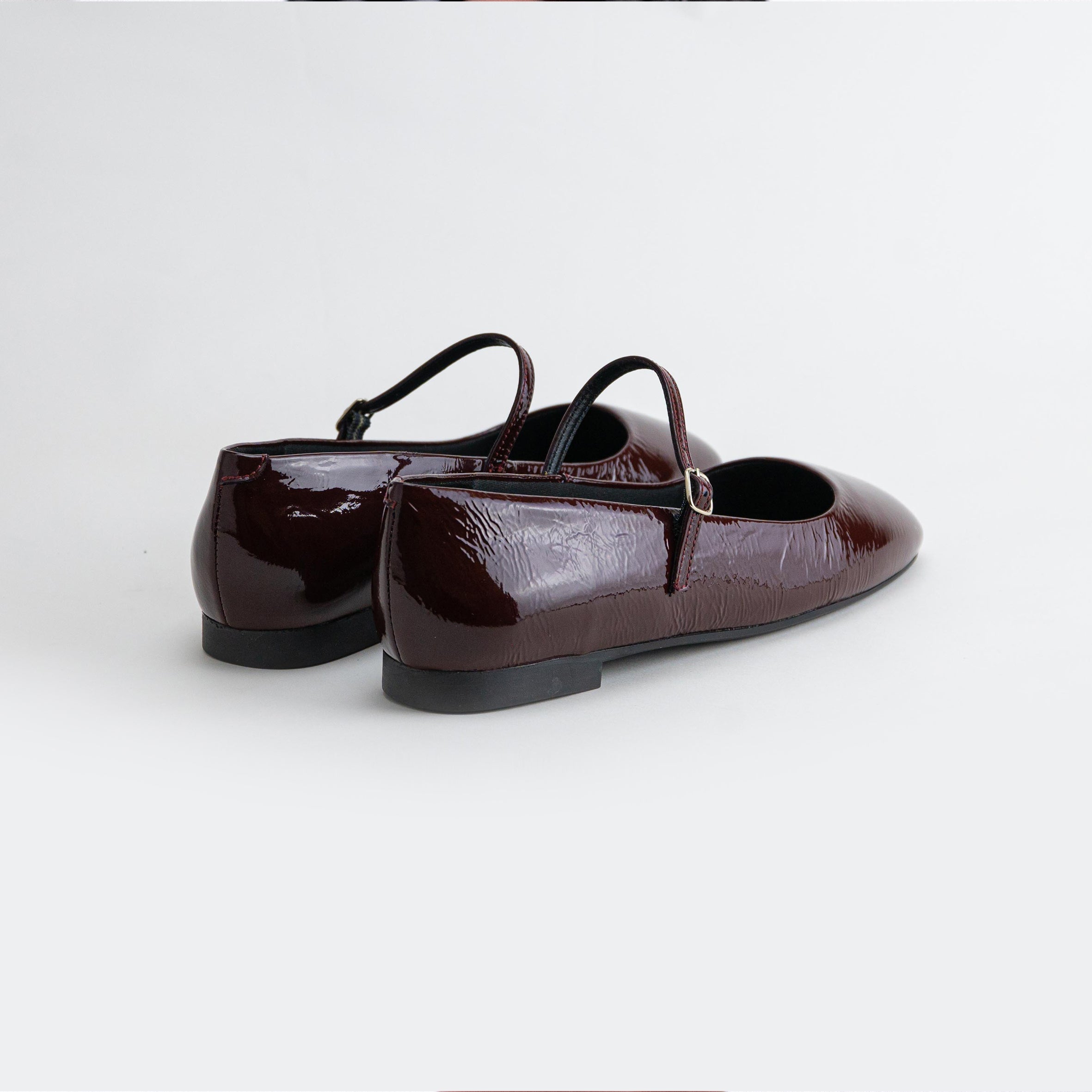 17007 Patent Wine Leather Secondary image