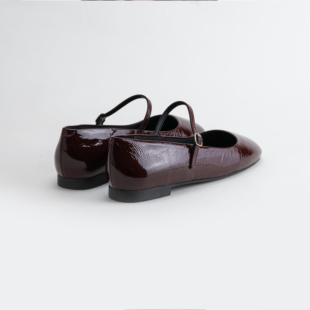 17007 Patent Wine Leather