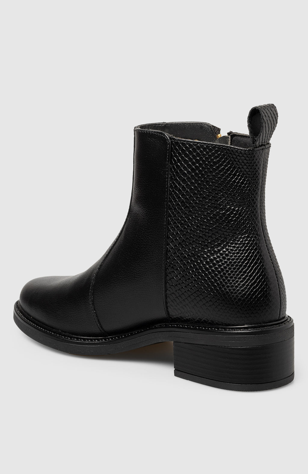 Lula Bootie Manela
