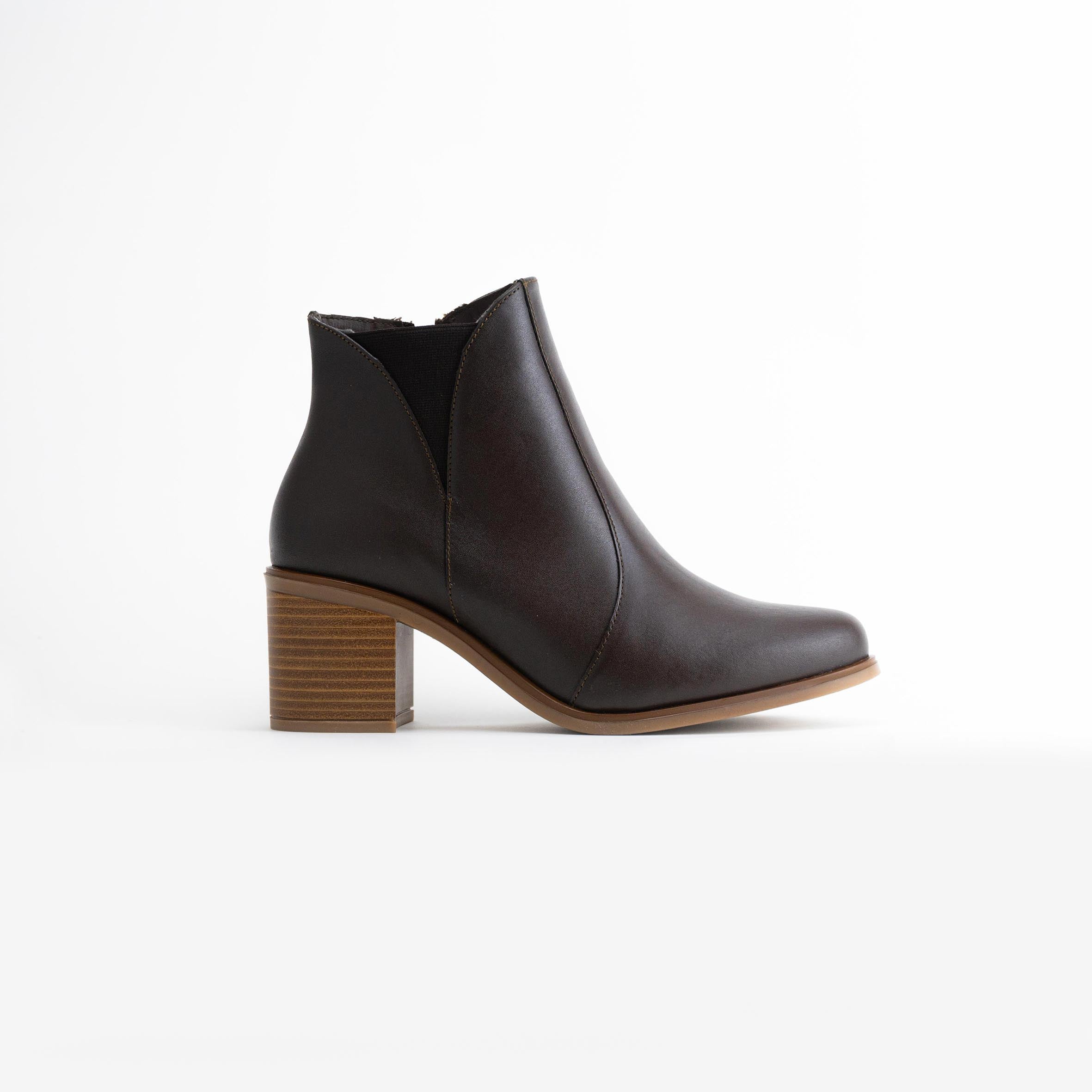 6701  Brown Leather Main image